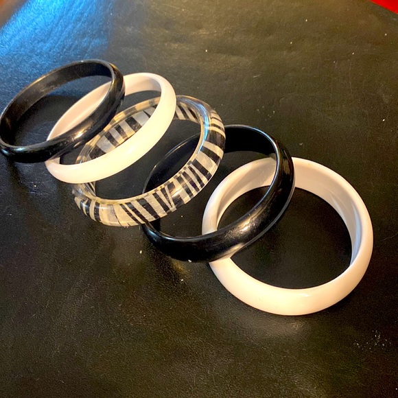 Vintage bangle bracelets🖤🤍 - Picture 1 of 9